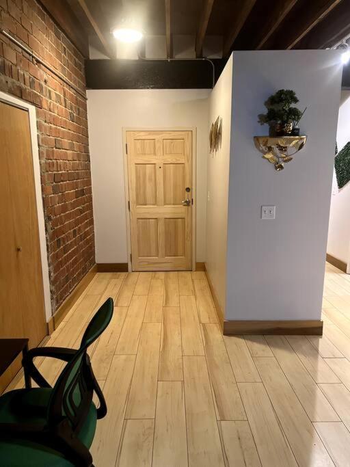 Serene Living Downtown Stl Loft เซนต์ลูอิส ภายนอก รูปภาพ